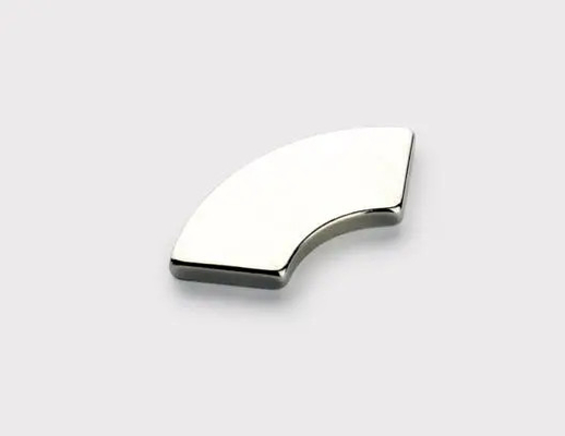 औद्योगिक के लिए स्थायी घुमावदार Neodymium मैग्नेट टाइल Ndfeb आर्क आकार का चुंबक