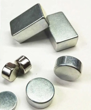 Hcj 12-30 KOe के साथ अनुकूलित N35-N52 ब्लॉक NdFeB चुंबक